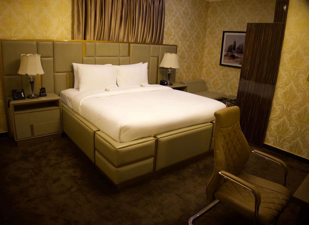 No.1 Hotel Абуджа Екстер'єр фото